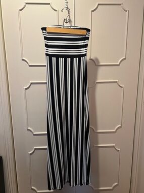 Banana Republic Black and White Strapless Maxi